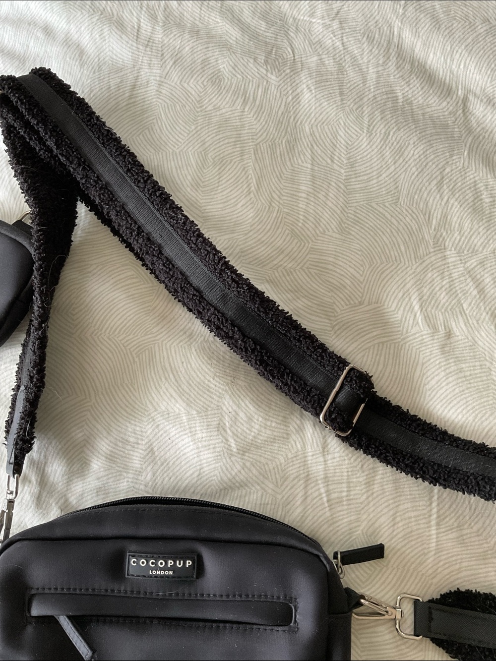 Cocopup London Black Crossbody Bag with Detachable Strap Pouch - Picture 4 of 6